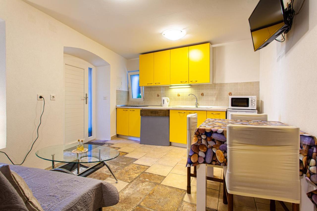 Room M Cres Exterior photo