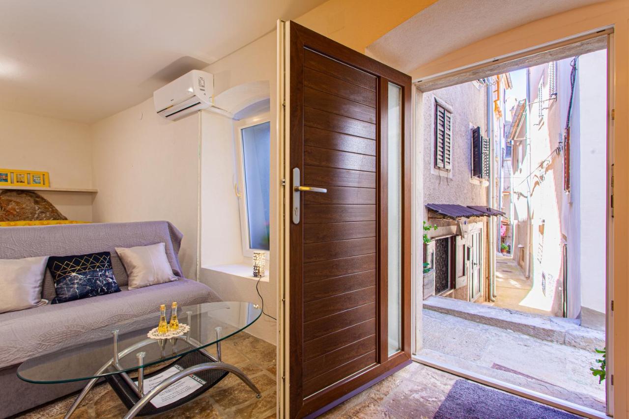 Room M Cres Exterior photo