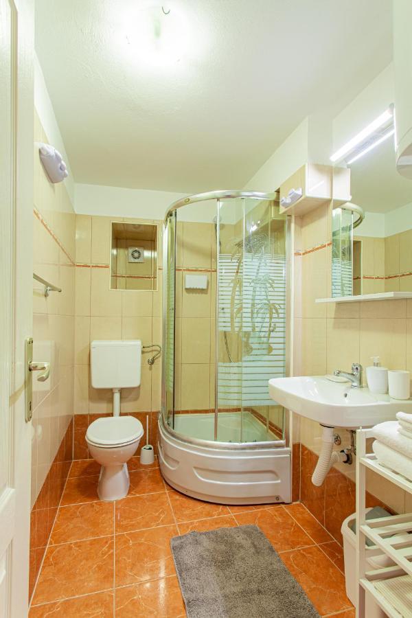 Room M Cres Exterior photo