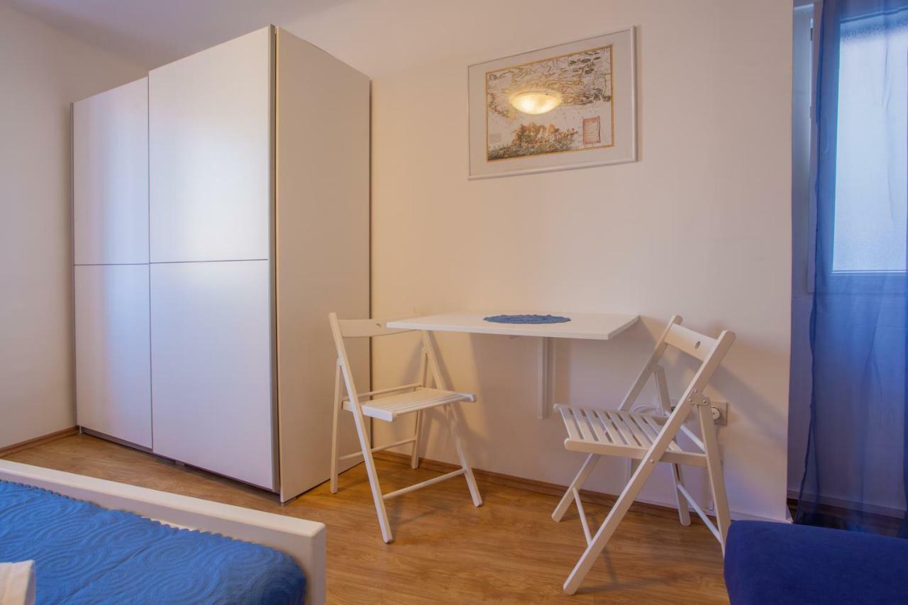 Room M Cres Exterior photo